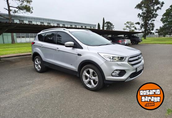 Autos - Ford Kuga Titanium AWD/4x4 2018 Nafta 116000Km - En Venta