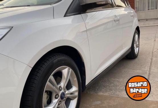 Autos - Ford Focus 3 2015 GNC 129000Km - En Venta