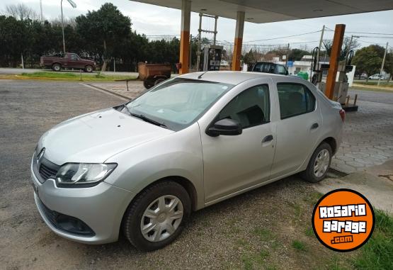 Autos - Renault LOGAN AUTHENTIQUE 1.6 2015 Nafta 230000Km - En Venta