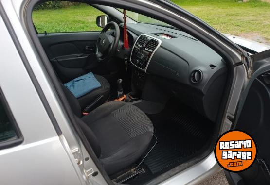 Autos - Renault LOGAN AUTHENTIQUE 1.6 2015 Nafta 230000Km - En Venta