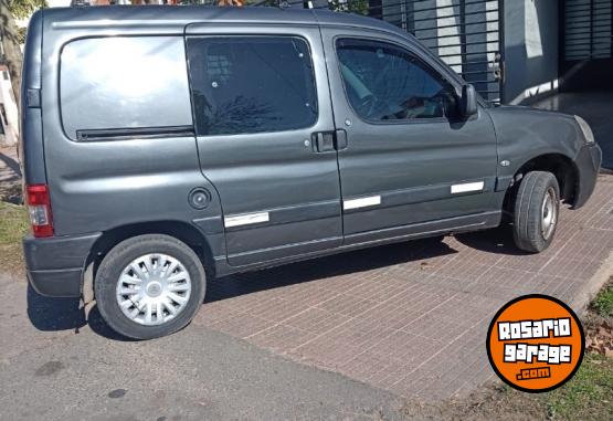 Utilitarios - Citroen BERLINGO 1.6 HDI FAMILIAR 2012 Diesel 165000Km - En Venta