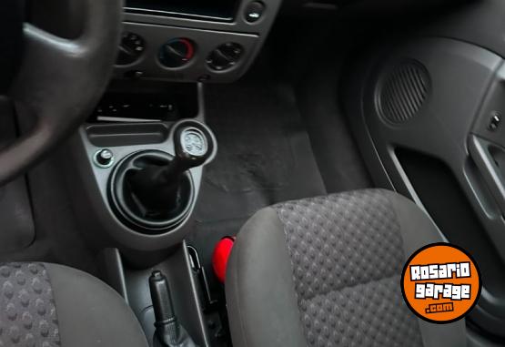Autos - Ford Fiesta Ambiente Plus 2005 GNC 240000Km - En Venta