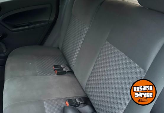 Autos - Ford Fiesta Ambiente Plus 2005 GNC 240000Km - En Venta
