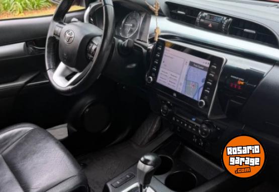 Camionetas - Toyota HILUX SRX 4x2 A/T 2022 Diesel 85000Km - En Venta