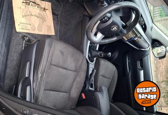 Camionetas - Toyota Hilux 2017 Diesel 297000Km - En Venta