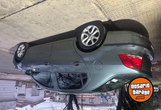 Autos - Volkswagen Voyage 2011 GNC 128000Km - En Venta