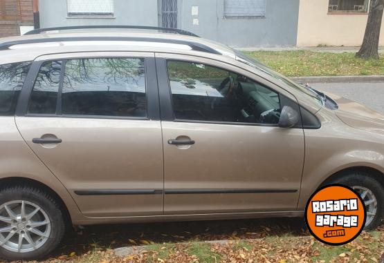 Autos - Volkswagen SURAN 1.6 2006 Nafta 230000Km - En Venta