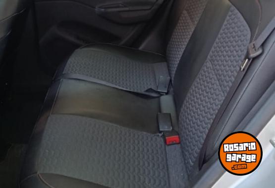 Autos - Chevrolet Ónix 2017 Nafta 111000Km - En Venta