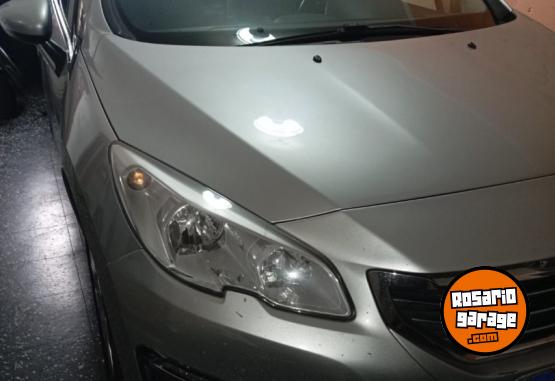 Autos - Peugeot 408 2016 GNC 180000Km - En Venta