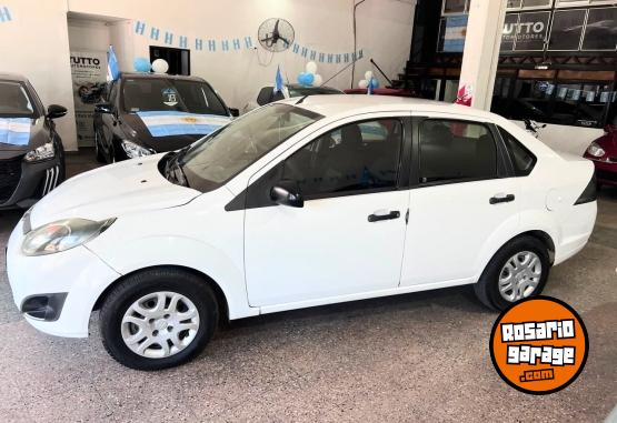 Autos - Ford Fiesta max ambiente plus 2012 Nafta 111000Km - En Venta