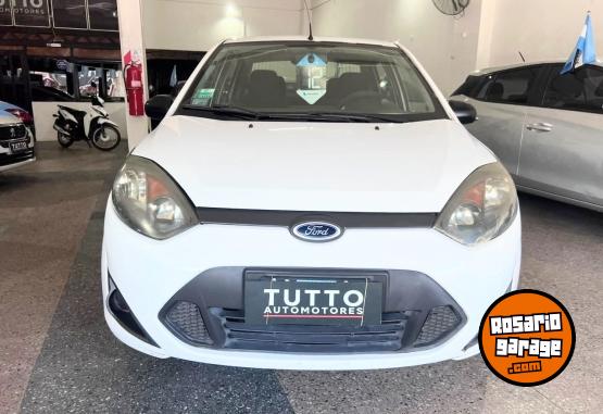 Autos - Ford Fiesta max ambiente plus 2012 Nafta 111000Km - En Venta