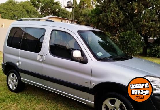 Utilitarios - Peugeot Partner Patagonica 2010 Diesel 270000Km - En Venta