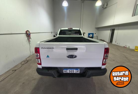 Camionetas - Ford Ranger cabina simple 2018 Diesel 115000Km - En Venta