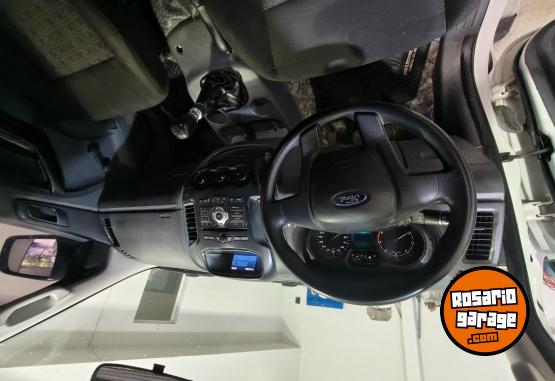 Camionetas - Ford Ranger cabina simple 2018 Diesel 115000Km - En Venta