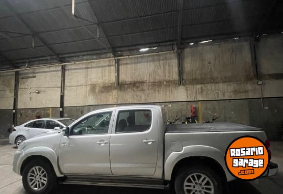Camionetas - Toyota Hilux srv cuero 2013 Diesel 203000Km - En Venta