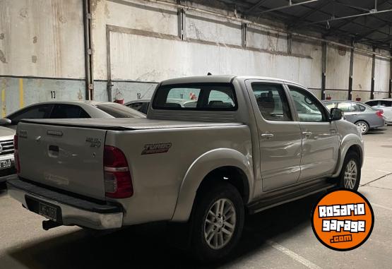 Camionetas - Toyota Hilux srv cuero 2013 Diesel 203000Km - En Venta