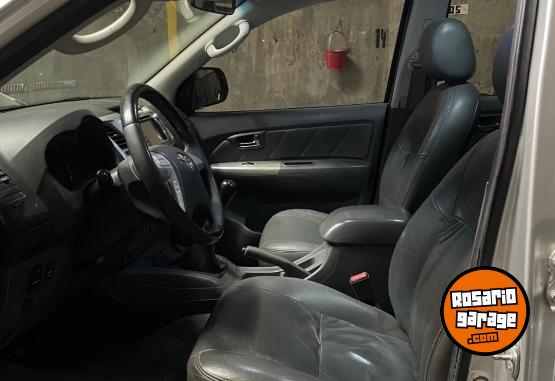 Camionetas - Toyota Hilux srv cuero 2013 Diesel 203000Km - En Venta