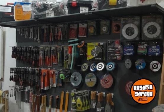 Herramientas - Vendo fondo de comercio de ferretería - En Venta