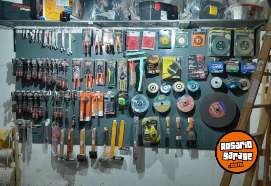 Herramientas - Vendo fondo de comercio de ferretería - En Venta