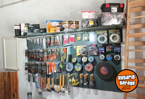 Herramientas - Vendo fondo de comercio de ferretería - En Venta
