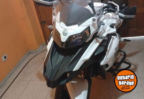 Motos - Benelli TRK 2022 Nafta 6637Km - En Venta