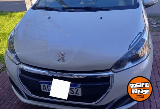 Autos - Peugeot 208 Allure 2018 Nafta 150000Km - En Venta