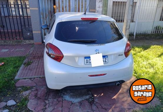 Autos - Peugeot 208 Allure 2018 Nafta 150000Km - En Venta