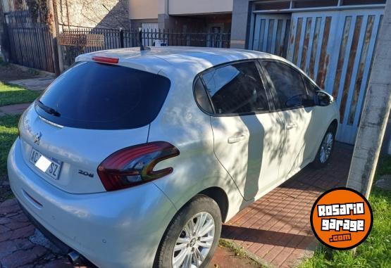Autos - Peugeot 208 Allure 2018 Nafta 150000Km - En Venta