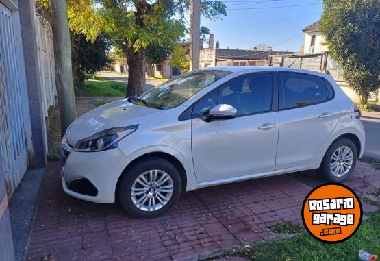 Autos - Peugeot 208 Allure 2018 Nafta 150000Km - En Venta