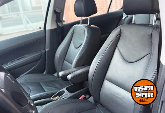 Autos - Peugeot 408 ALLURE + NAV 2015 Nafta 155000Km - En Venta