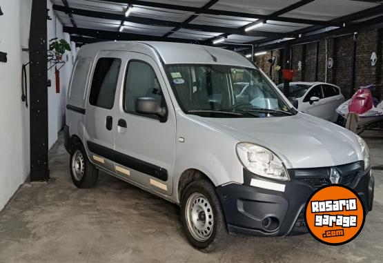 Utilitarios - Renault KANGOO 5 ASIENTOS 2018 GNC 136000Km - En Venta