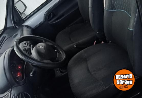 Utilitarios - Renault KANGOO 5 ASIENTOS 2018 GNC 136000Km - En Venta