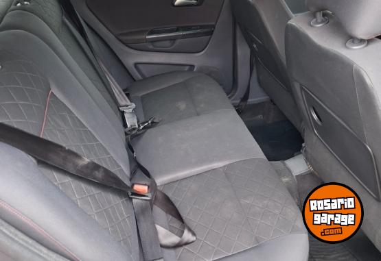 Autos - Volkswagen Suran Highline 2013 Nafta 153000Km - En Venta