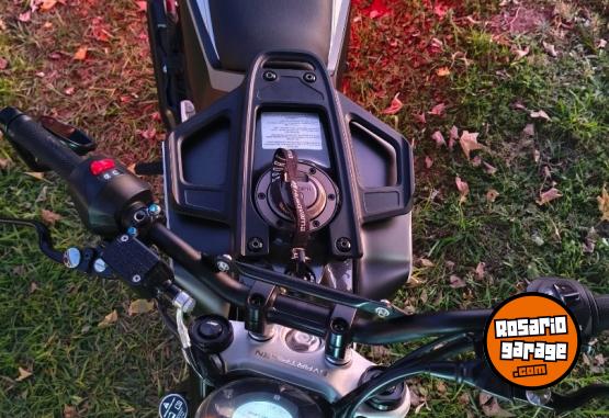 Motos - Husqvarna Svartpilen 2021 Nafta 4700Km - En Venta