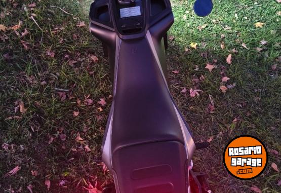 Motos - Husqvarna Svartpilen 2021 Nafta 4700Km - En Venta