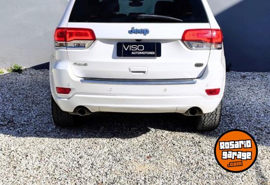 Camionetas - Chrysler GRAND CHEROKEE OVERLAND 2017 Nafta 107000Km - En Venta