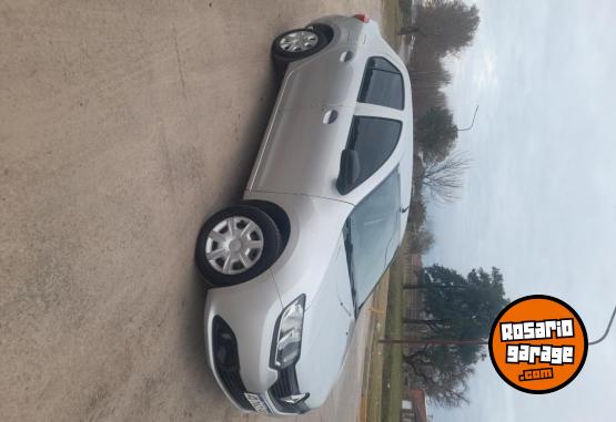Autos - Renault Authentic 2019 GNC 135000Km - En Venta