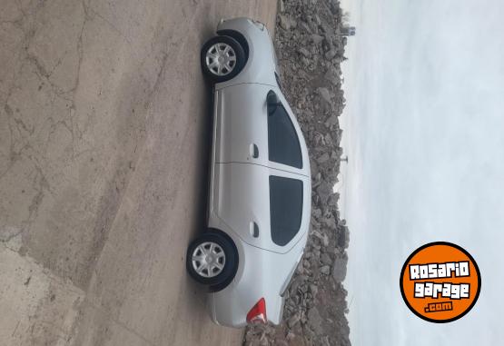 Autos - Renault Authentic 2019 GNC 135000Km - En Venta