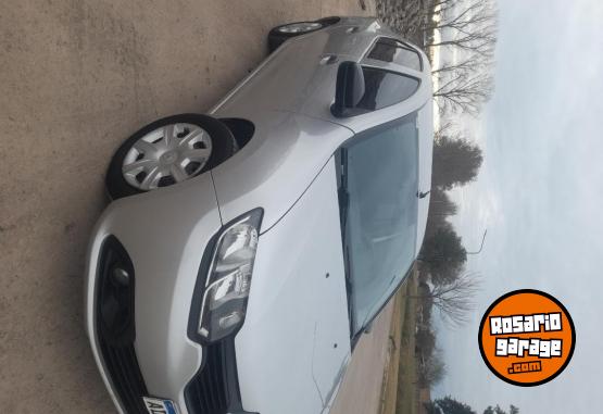 Autos - Renault Authentic 2019 GNC 135000Km - En Venta