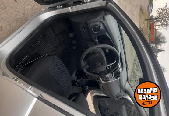 Autos - Renault Authentic 2019 GNC 135000Km - En Venta