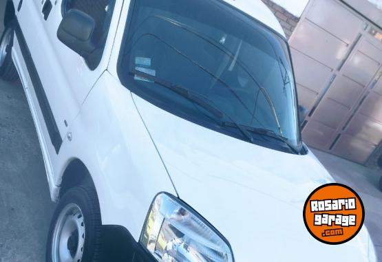 Utilitarios - Citroen Berlingo furgón HDI busin 2021 Diesel 108000Km - En Venta