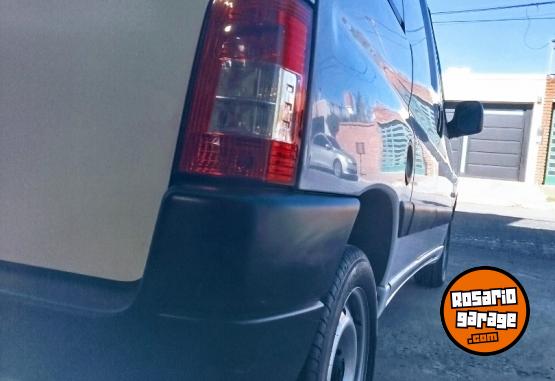 Utilitarios - Citroen Berlingo furgón HDI busin 2021 Diesel 108000Km - En Venta