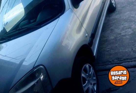 Utilitarios - Peugeot Partner furgón presence 2014 Nafta 168000Km - En Venta