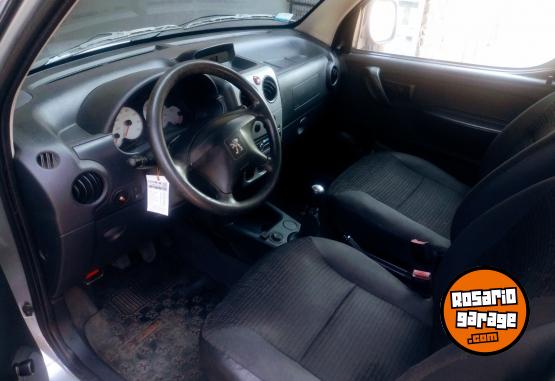 Utilitarios - Peugeot Partner furgón presence 2014 Nafta 168000Km - En Venta