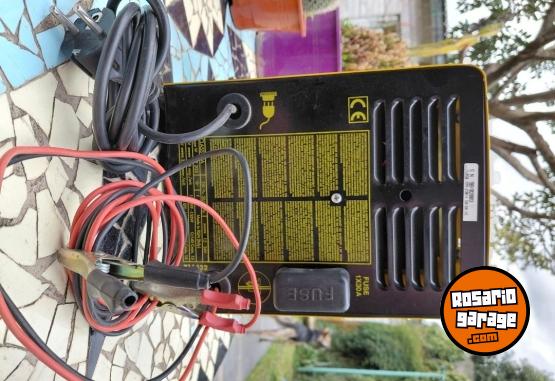 Otros - CARGADOR DE BATERIAS - En Venta