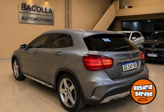 Autos - Mercedes Benz GLA250 2018 Nafta 81500Km - En Venta