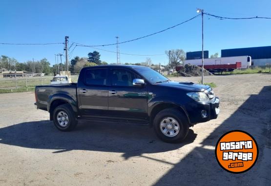 Camionetas - Toyota Hilux cabina doble sr 2010 Diesel 180000Km - En Venta