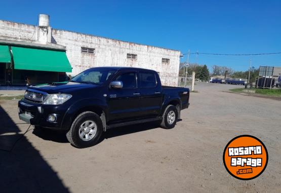 Camionetas - Toyota Hilux cabina doble sr 2010 Diesel 180000Km - En Venta
