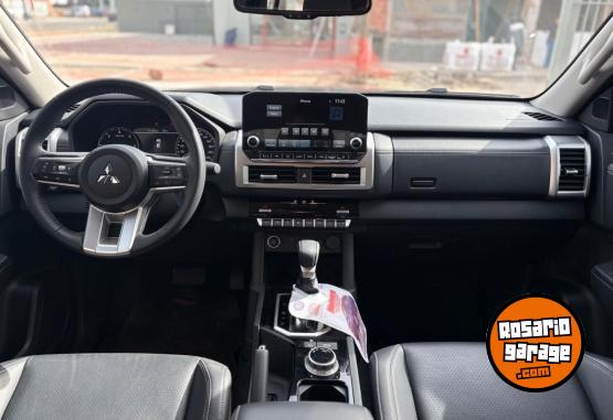 Camionetas - Mitsubishi L200 2.4L FULL 2025 Diesel 9098Km - En Venta