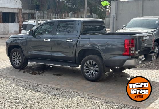 Camionetas - Mitsubishi L200 2.4L FULL 2025 Diesel 9098Km - En Venta